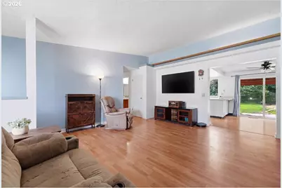 892 NE 28th St, Gresham, OR 97030 - Photo 3