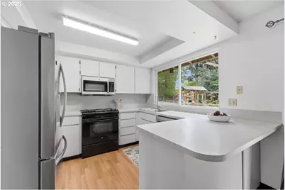 892 NE 28th St, Gresham, OR 97030 - Photo 9