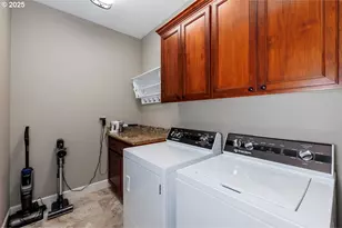 1586 Meridian Dr, Woodburn, OR 97071 - Photo 25