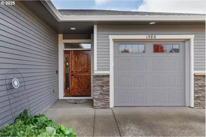 1586 Meridian Dr, Woodburn, OR 97071 - Photo 3