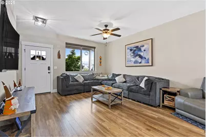 1202 Albatross Ct, Sweet Home, OR 97386 - Photo 7