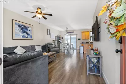 1202 Albatross Ct, Sweet Home, OR 97386 - Photo 5