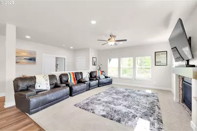 580 S 10th St, Monroe, OR 97456 - Photo 11