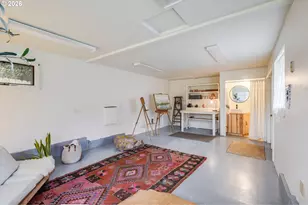 160 S Center St, Silverton, OR 97381 - Photo 27