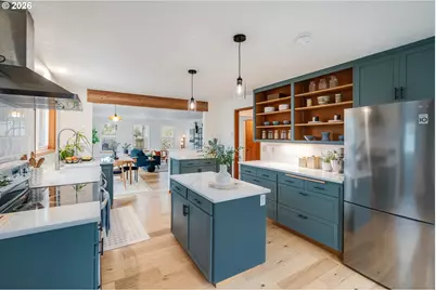 160 S Center St, Silverton, OR 97381 - Photo 11