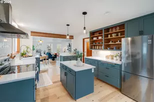 160 S Center St, Silverton, OR 97381 - Photo 11