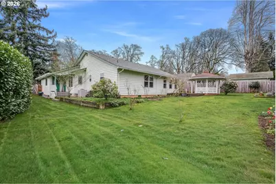 160 S Center St, Silverton, OR 97381 - Photo 29