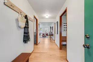 160 S Center St, Silverton, OR 97381 - Photo 3