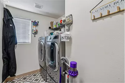 280 E 6th St, Lafayette, OR 97127 - Photo 15