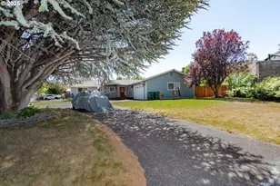 5148 Gatewood Dr, Klamath Falls, OR 97603 - Photo 3