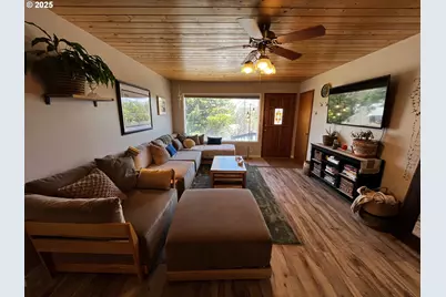 475 Burnham Ave, Maupin, OR 97037 - Photo 11