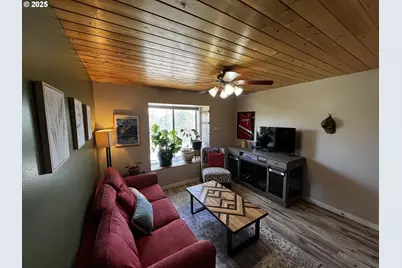 475 Burnham Ave, Maupin, OR 97037 - Photo 7