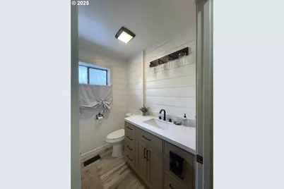 475 Burnham Ave, Maupin, OR 97037 - Photo 13