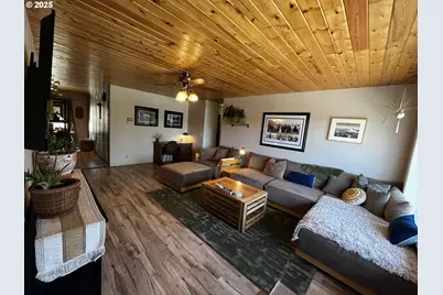 475 Burnham Ave, Maupin, OR 97037 - Photo 5