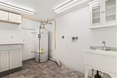 9897 NW Hoge Ave, Portland, OR 97231 - Photo 27