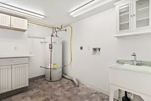 9897 NW Hoge Ave, Portland, OR 97231 - Photo 27