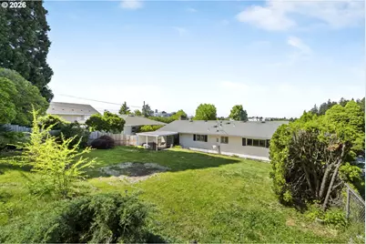 10818 SE Clay St, Portland, OR 97216 - Photo 45