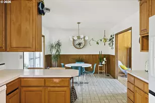 10818 SE Clay St, Portland, OR 97216 - Photo 13