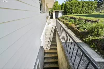 10818 SE Clay St, Portland, OR 97216 - Photo 41