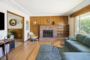 10818 SE Clay St, Portland, OR 97216 - Photo 7