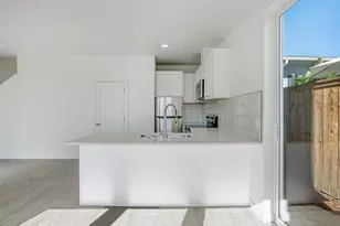 6841 N Montana Ave, Portland, OR 97217 - Photo 5