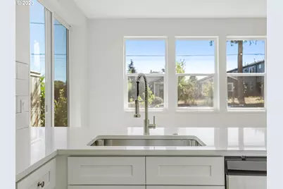 6841 N Montana Ave, Portland, OR 97217 - Photo 7