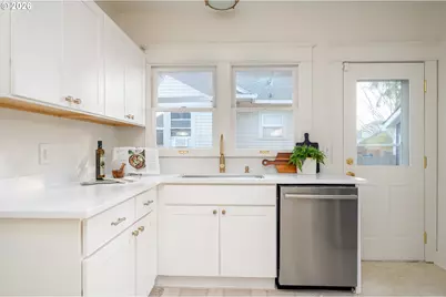 3915 NE 16th Ave, Portland, OR 97212 - Photo 15