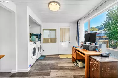 47576 Riverview St, Oakridge, OR 97463 - Photo 25