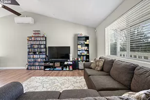 692 N 1st St, Creswell, OR 97426 - Photo 7