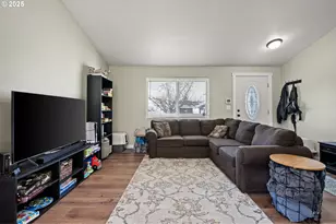 692 N 1st St, Creswell, OR 97426 - Photo 11