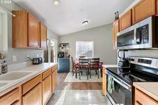 692 N 1st St, Creswell, OR 97426 - Photo 19