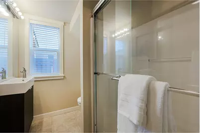 3705 SE 107th Ave, Portland, OR 97266 - Photo 13