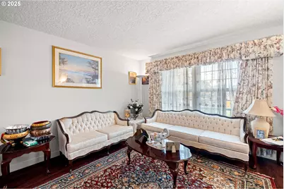 4235 SE Anderegg Loop, Portland, OR 97236 - Photo 5