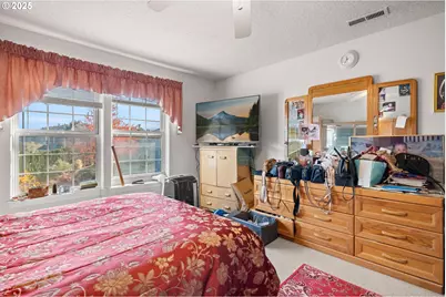 4235 SE Anderegg Loop, Portland, OR 97236 - Photo 23