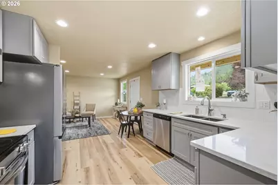 481 N D St, Lowell, OR 97452 - Photo 9
