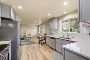 481 N D St, Lowell, OR 97452 - Photo 9