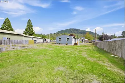 481 N D St, Lowell, OR 97452 - Photo 19