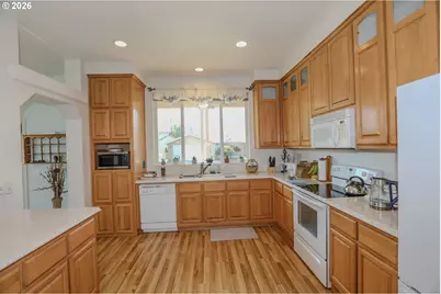 136 Jacob Hale Way, Roseburg, OR 97471 - Photo 21