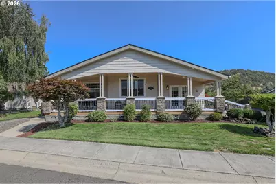 136 Jacob Hale Way, Roseburg, OR 97471 - Photo 3