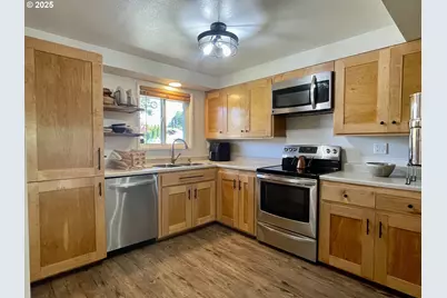 3851 Edgewood Dr, North Bend, OR 97459 - Photo 7