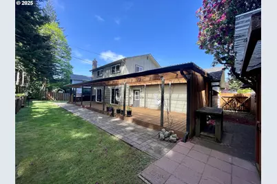 3851 Edgewood Dr, North Bend, OR 97459 - Photo 11