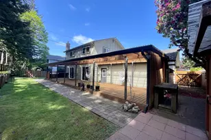 3851 Edgewood Dr, North Bend, OR 97459 - Photo 11