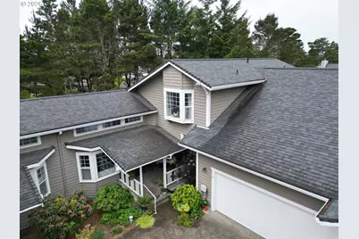 2013 Royal Saint George Dr, Florence, OR 97439 - Photo 1