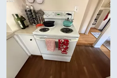 1036 N Ainsworth St, Portland, OR 97217 - Photo 9