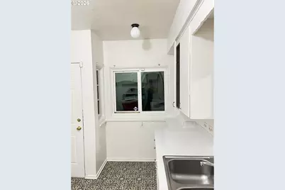 1036 N Ainsworth St, Portland, OR 97217 - Photo 7