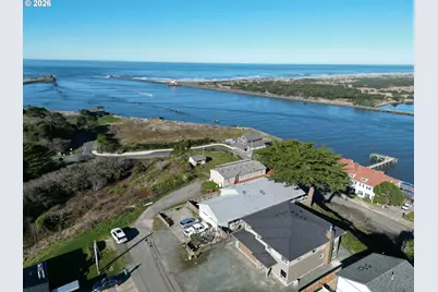 360 2nd St, Bandon, OR 97411 - Photo 9