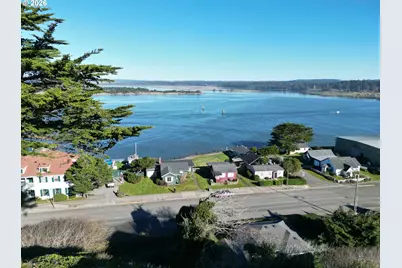 360 2nd St, Bandon, OR 97411 - Photo 3