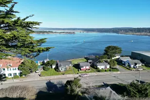 360 2nd St, Bandon, OR 97411 - Photo 3