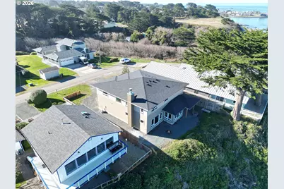 360 2nd St, Bandon, OR 97411 - Photo 5