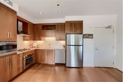 2351 NW Westover Rd #202, Portland, OR 97210 - Photo 11